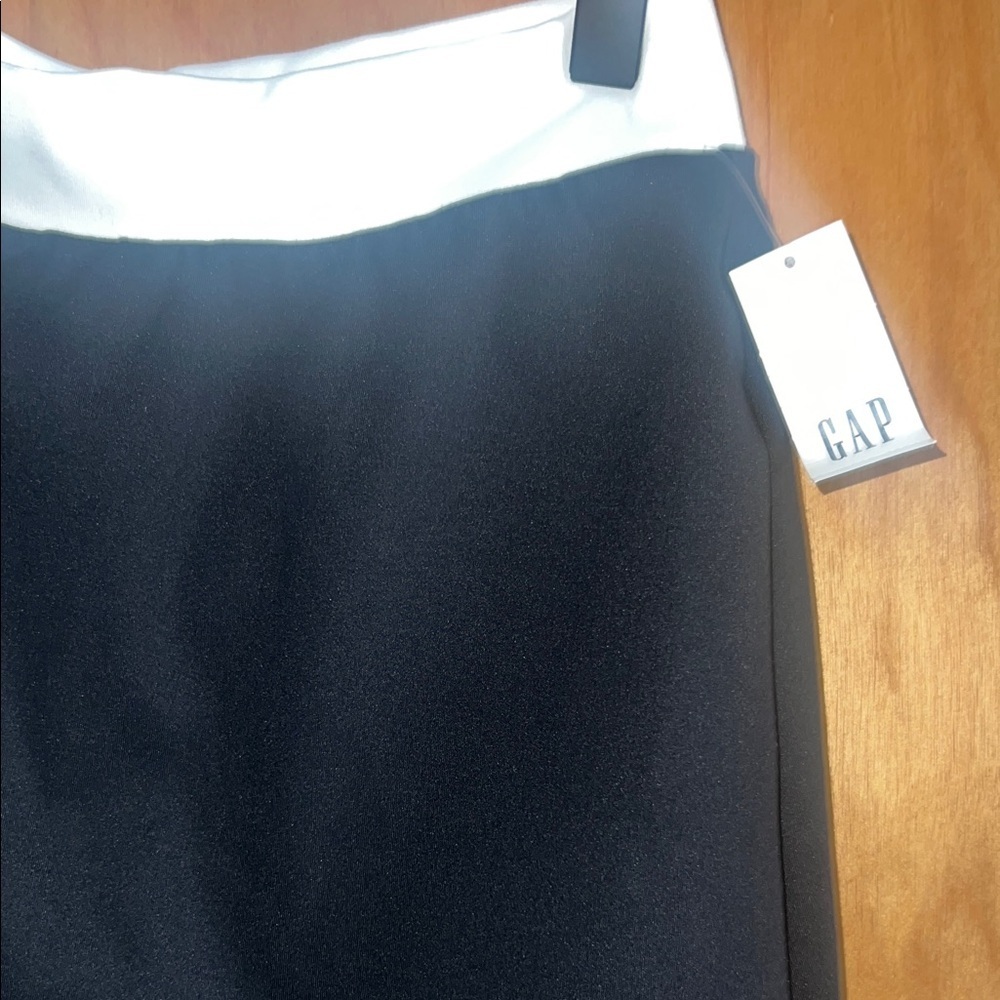 GAP Black and White Mini Skirt - Picture 7 of 7